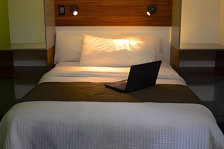 Poolside Suite Celaya